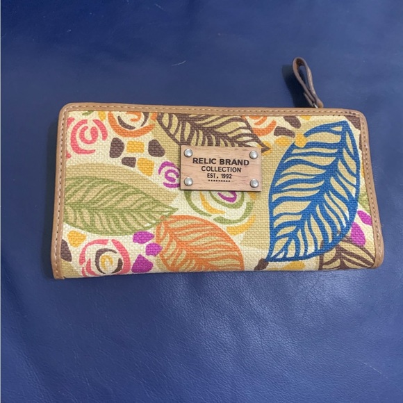 Vibrant Artistic Relic Leather Wallet with Leaf Patterns - Picture 1 of 7